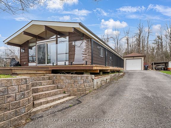 3rd image of 2238 Lakeshore Rd E