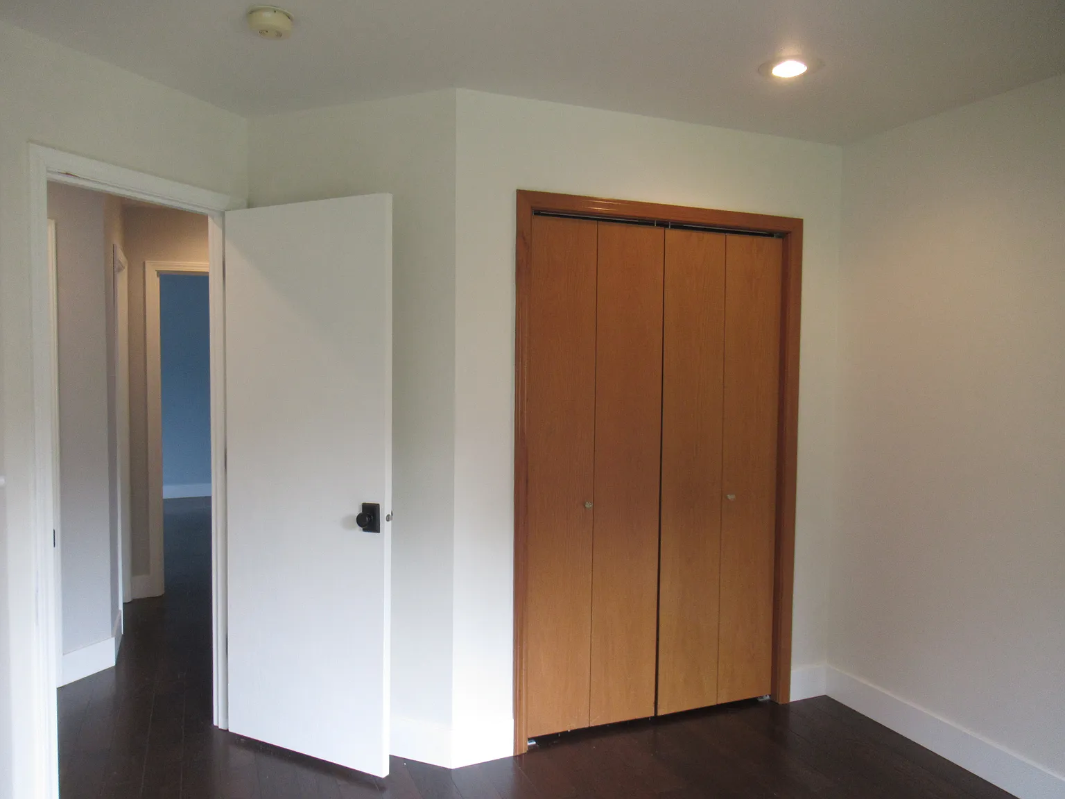 3 bed, 1858 sqft, $2,975 — Photo 3