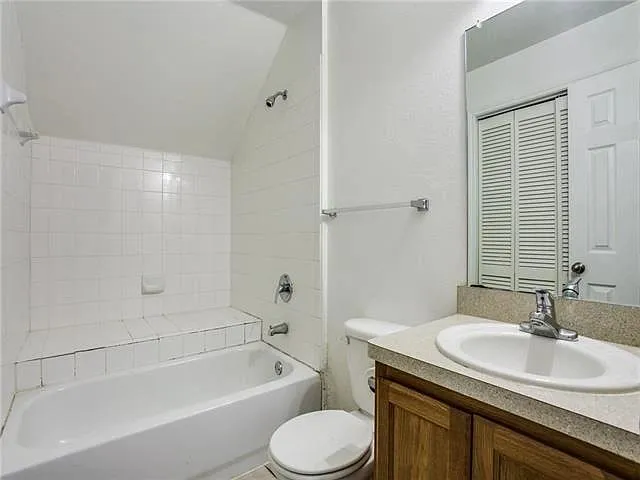9817 Walnut St #210 — Photo 8