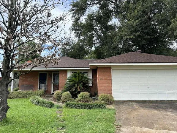 718 Westbury St W, Orange, TX 77630