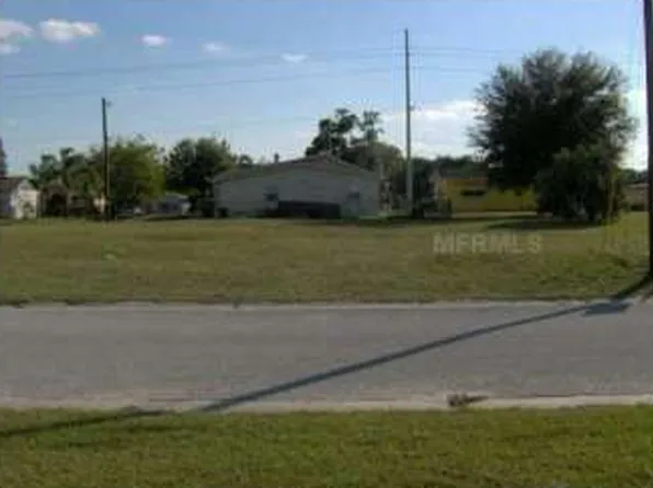 2nd St SE, Mulberry, FL 33860