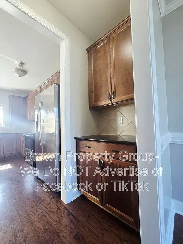 4 bed, 3.0 bath, 2388 sqft, $2,250 — Photo 4