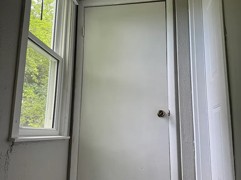 38 1/2 S Elm St #2 — Photo 10