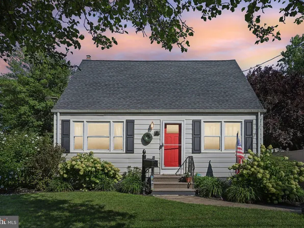 32 Brockton Rd, Hamilton, NJ 08619