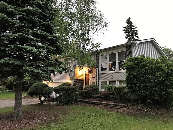 2nd image of 7313 Larchwood Ln