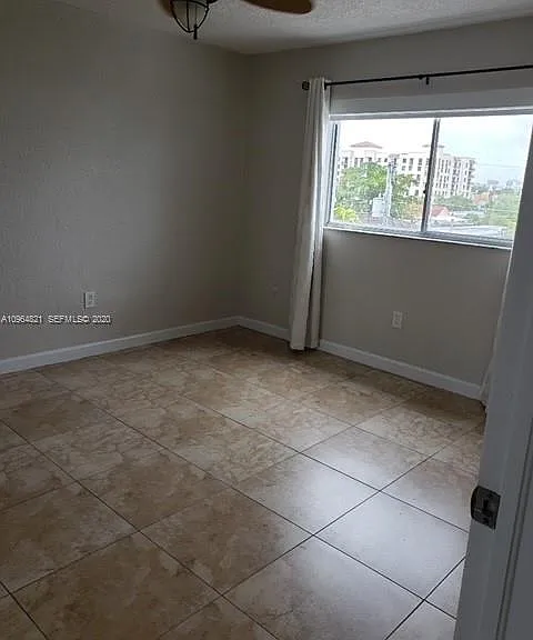 445 SW 11th St #1 — Photo 4