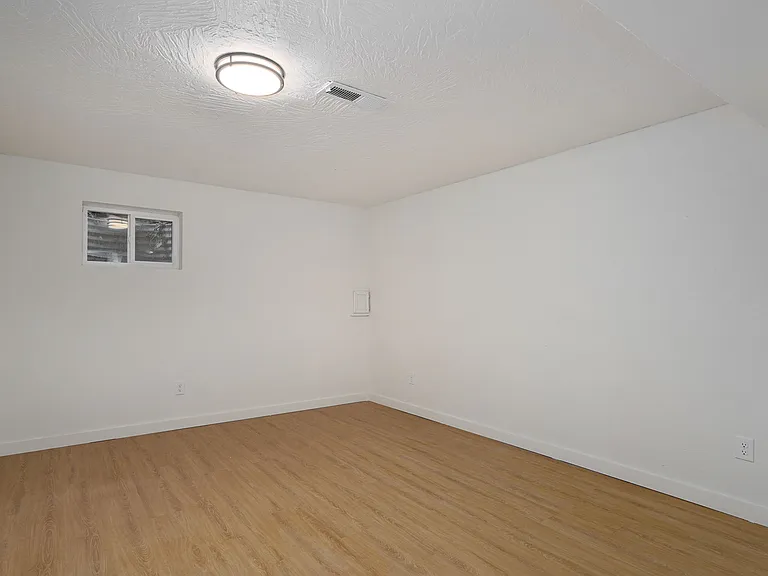 2025 E Battlefield Rd — Photo 4