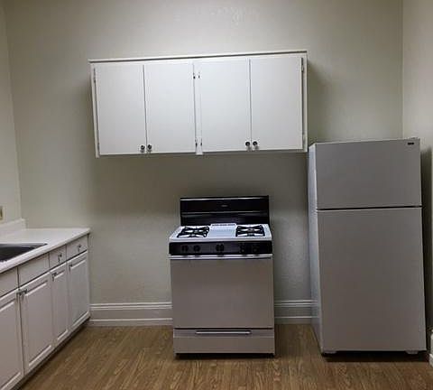 3rd image of 131 Gifford Ave APT A