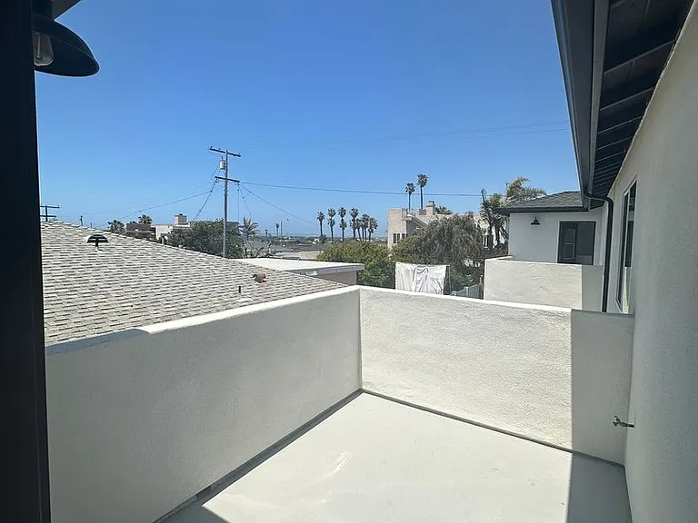 202-204 Calla Ave — Photo 13