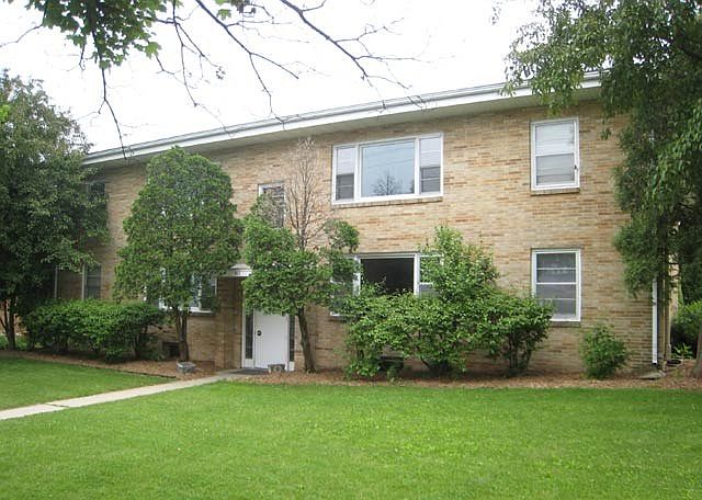 1st image of 925 Haywood Dr APT 2