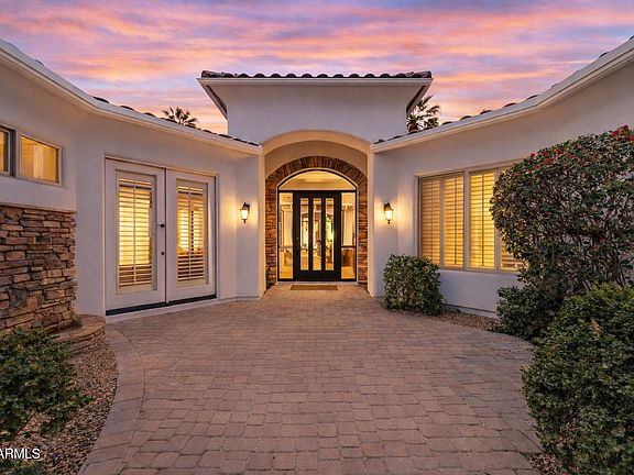 5th image of 303 E WEXFORD Cove