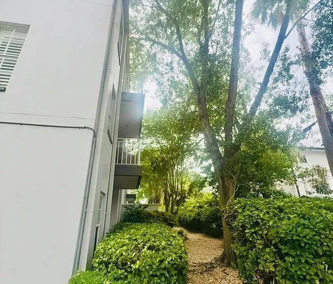 2314 S Clewis Ct #301 — Photo 7