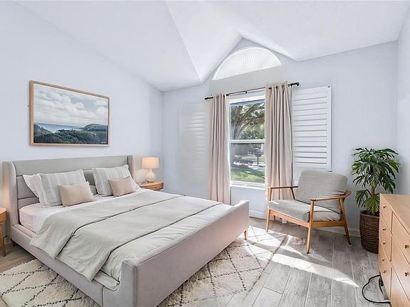 3rd image of 11525 Forest Run Ct