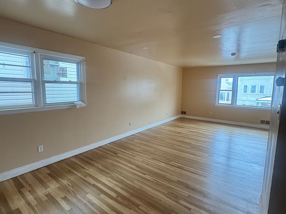 1st image of 95 Leonard St