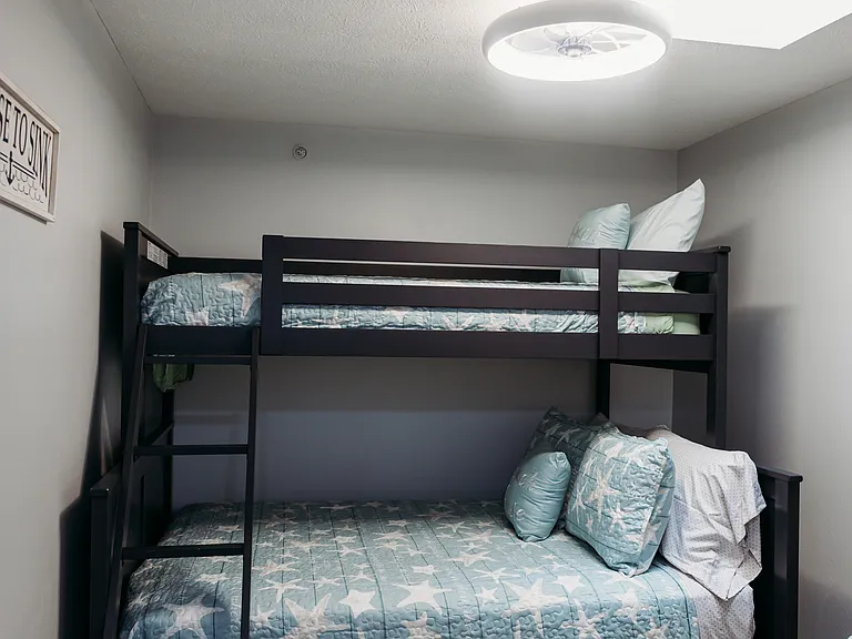 189 E Grand Ave #304 — Photo 18