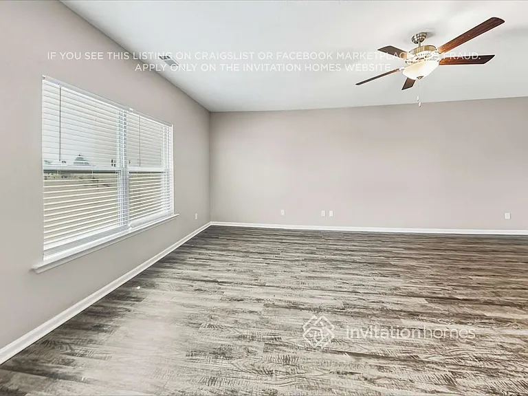 439 Vermeer Ct — Photo 4