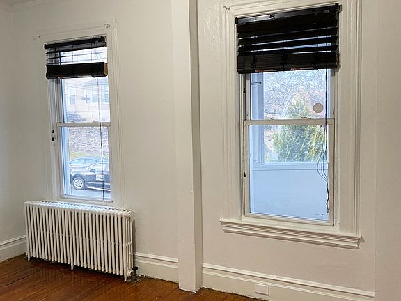 4th image of 22 Sherwood Ave #1