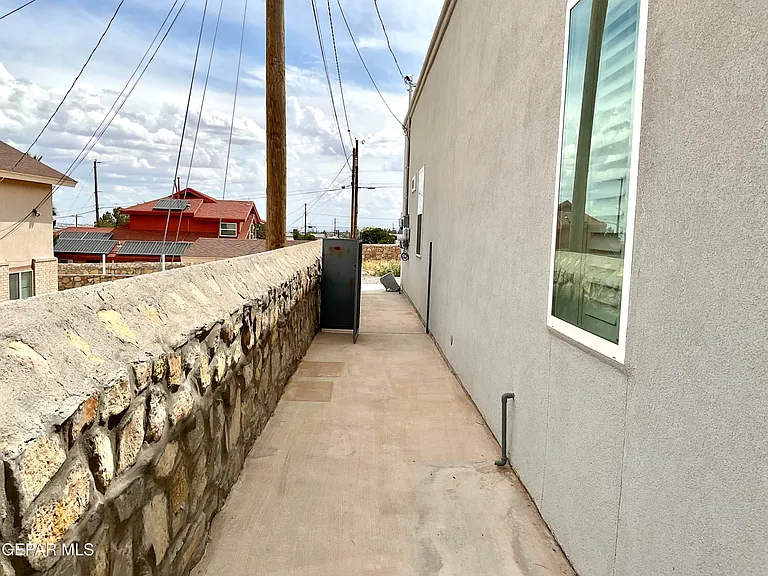 8919 Eclipse St #B — Photo 41