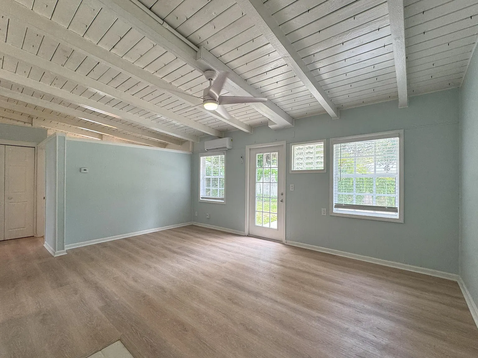 2 bed, 1.0 bath, 603 sqft, $1,300 — Photo 2