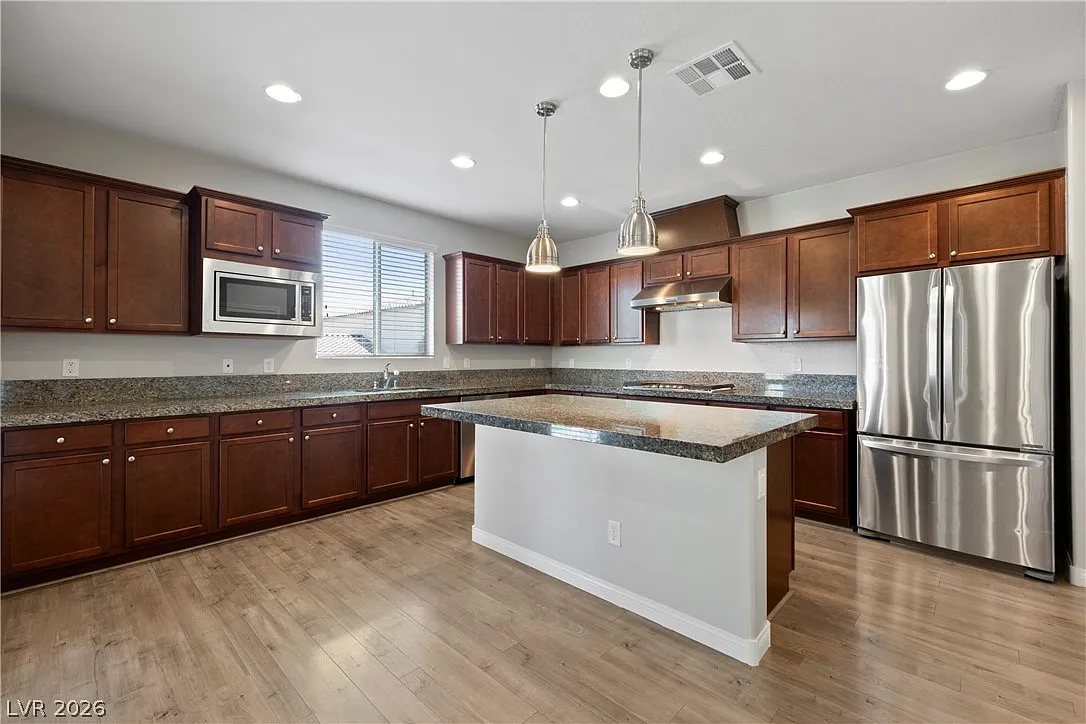 4 bed, 3.0 bath, 2378 sqft, $3,450 — Photo 2