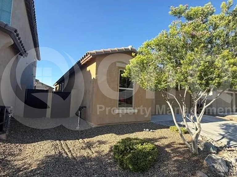 988 W Calle Monte Lindo — Photo 3
