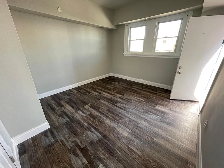 5051 N 9th St — Photo 10