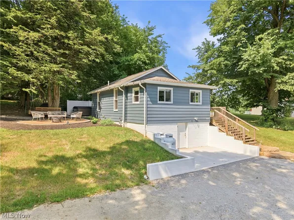 32880 Camp Dr, Hanoverton, OH 44423