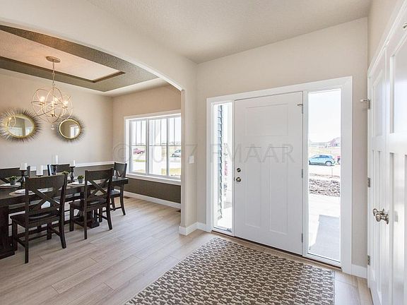 4th image of 1053 51st Ave W