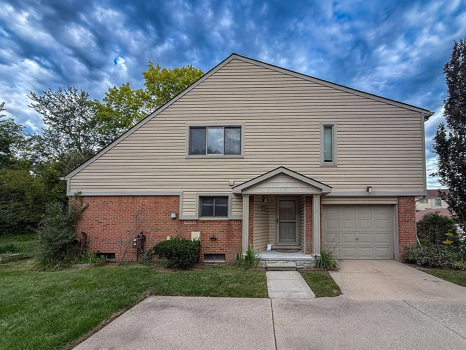 3849 Old Creek Rd