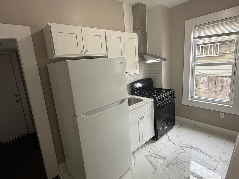 376 Lincoln Ave #1 — Photo 12