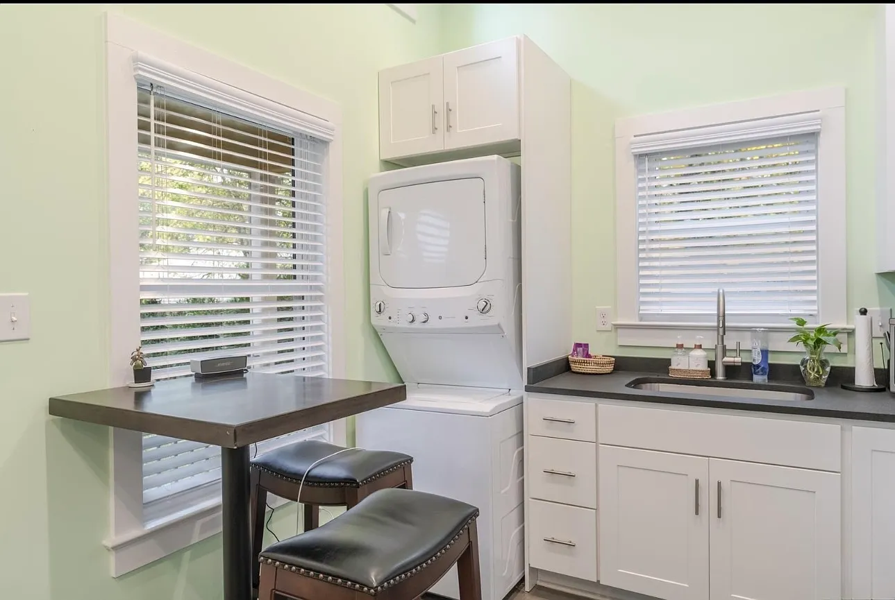 203 Raymond Ave — Photo 2