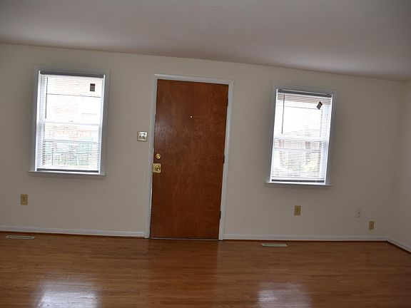 3rd image of 319 Skyline Pl