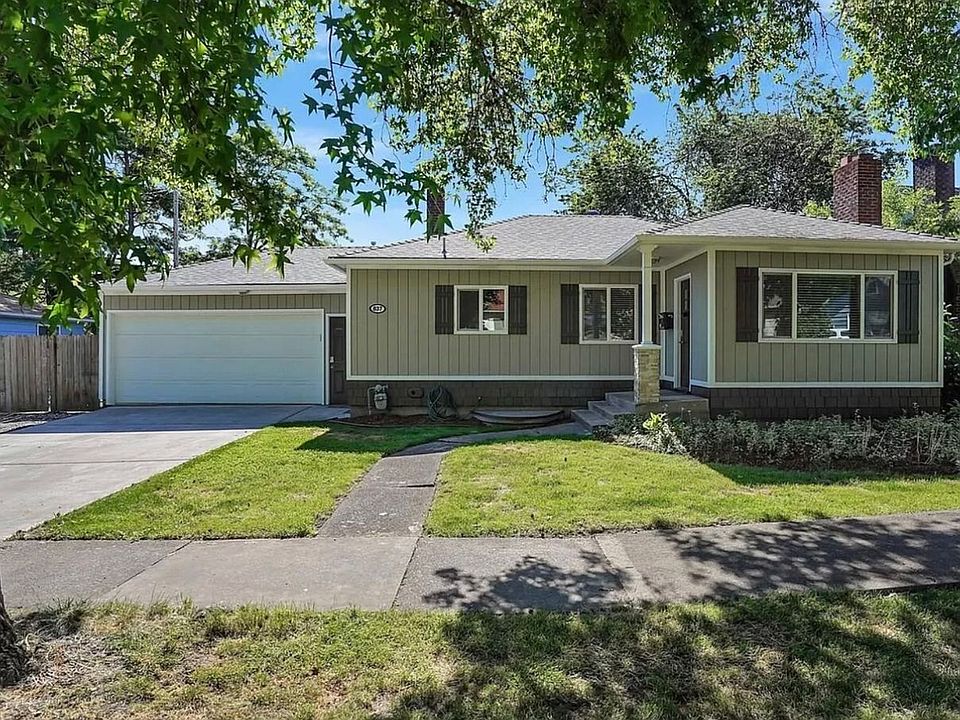 1st image of 837 NW 10th St