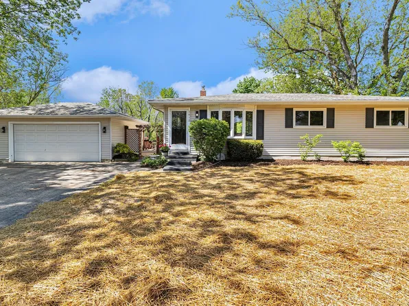 3612 Indianwood Rd, Lake Orion, MI 48362