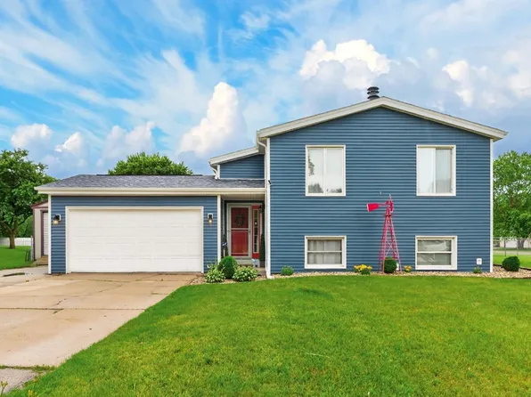 11515 Cedarbrook Rd, Roscoe, IL 61073