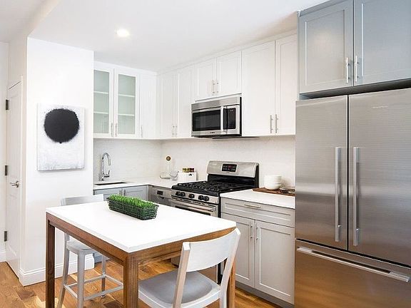 5th image of 490 Myrtle Ave APT 5N