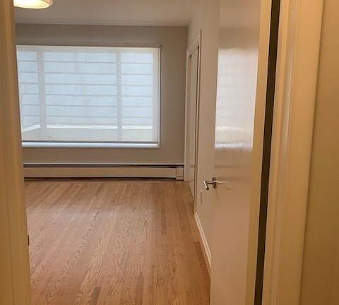 5th image of 2000 Greenwich St #1