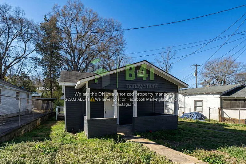 Building Photo - 204 E Crovat St
