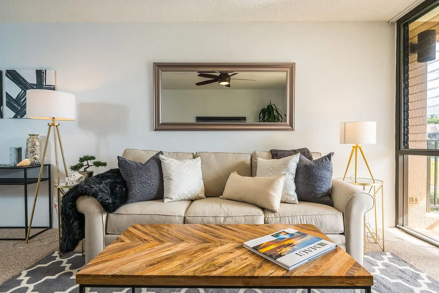 1 bed, 2.0 bath, 893 sqft, $9,925 — Photo 4
