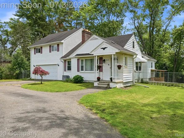 29693 Medbury St, Farmington Hills, MI 48336