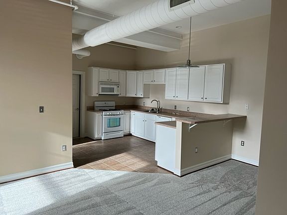 2nd image of 622 Tacoma Ave APT 1
