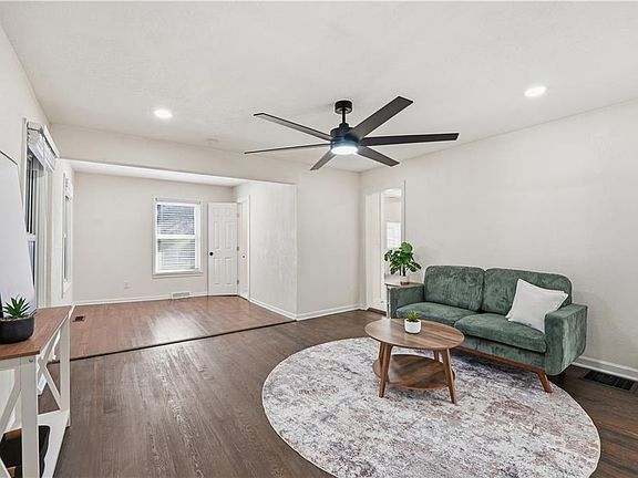5th image of 2111 Franklin Ave