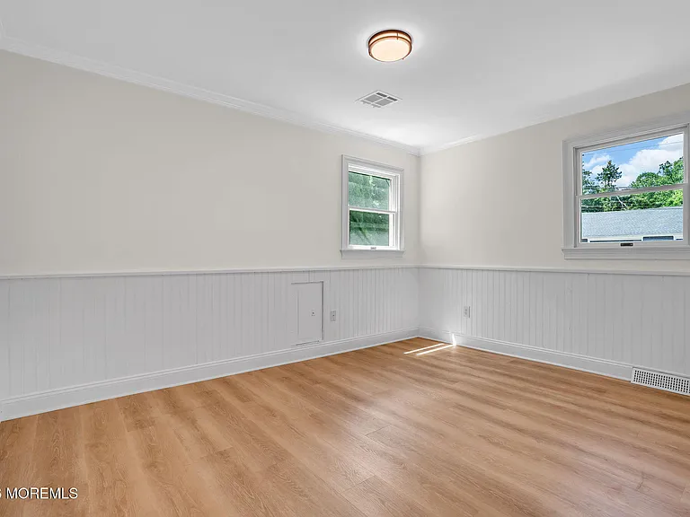 12 Market St — Photo 15