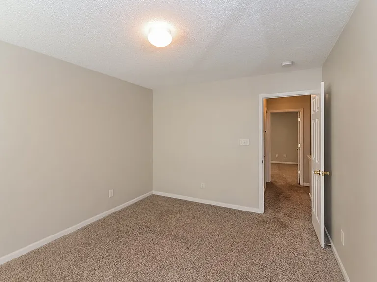 10606 Pickerel Ln — Photo 16