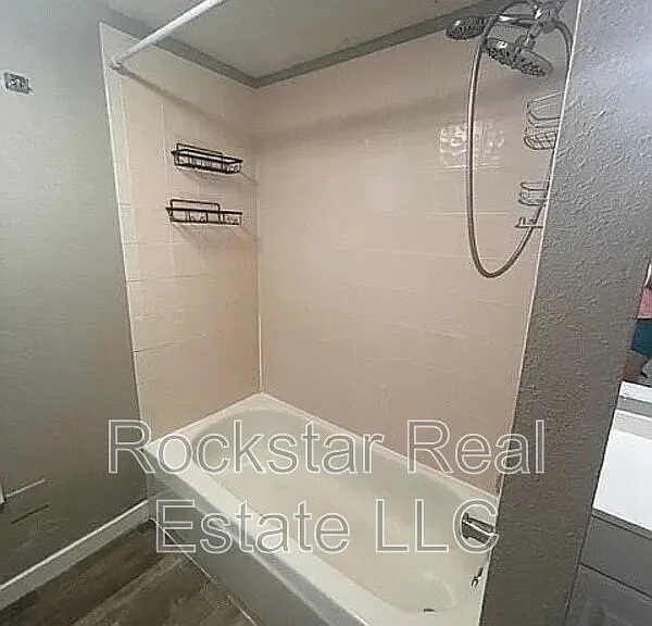 2213 N Perry St — Photo 7