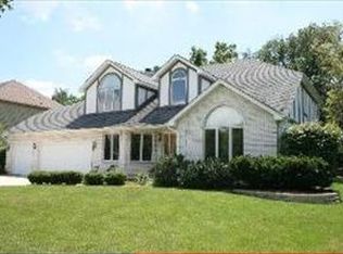 2775 Clara Ave, Aurora, IL 60502