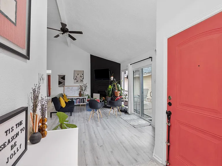 9306 Crescent Moon Dr — Photo 5