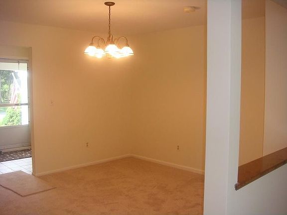 4th image of 119 Carriage Ln #119