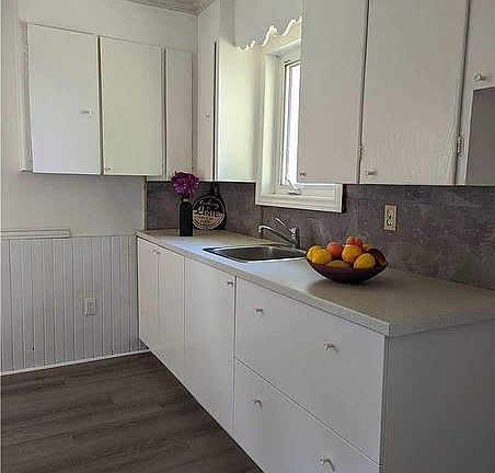 5th image of 320 Ashbury Rd