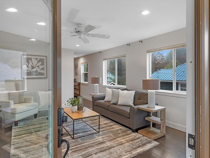 3rd image of 38322 SE Maple Street